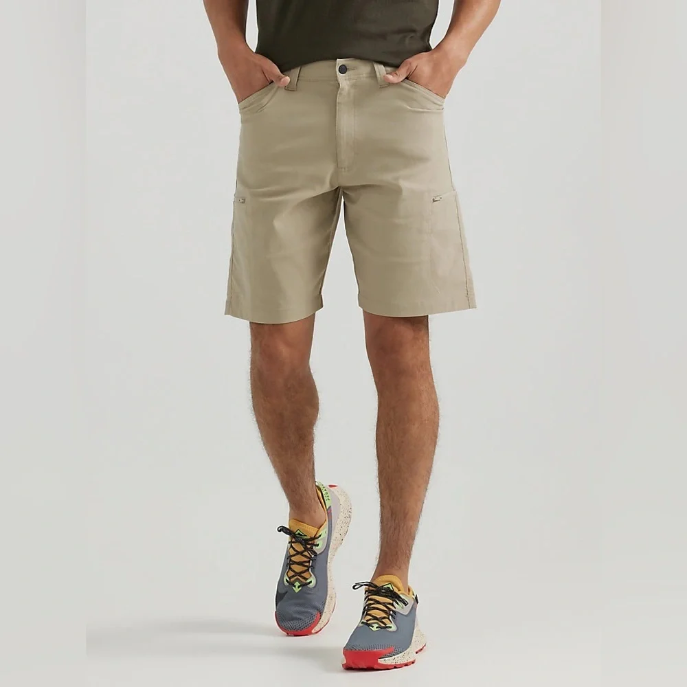 Wrangler‎ All terrain zip cargo shorts brown mens size 44 outdoor gear casual